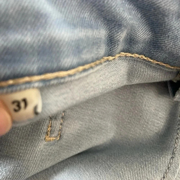 Guess High Rise Flare Jeans Size 31 - Picture 7 of 7